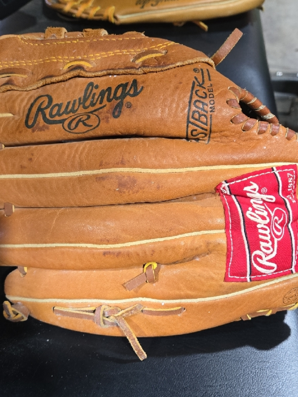 Vintage Rawlings Tan Leather Baseball Glove - Picture 7 of 7